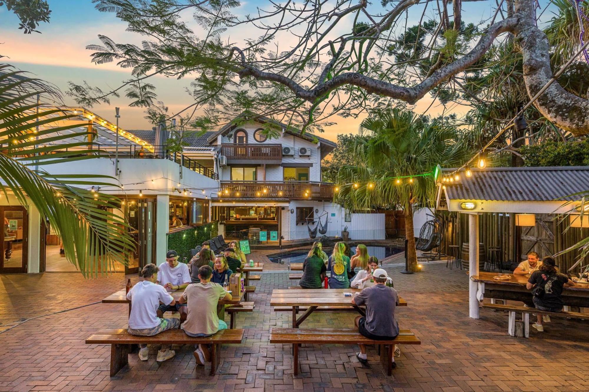 Aquarius Backpackers Resort 拜伦湾 外观 照片