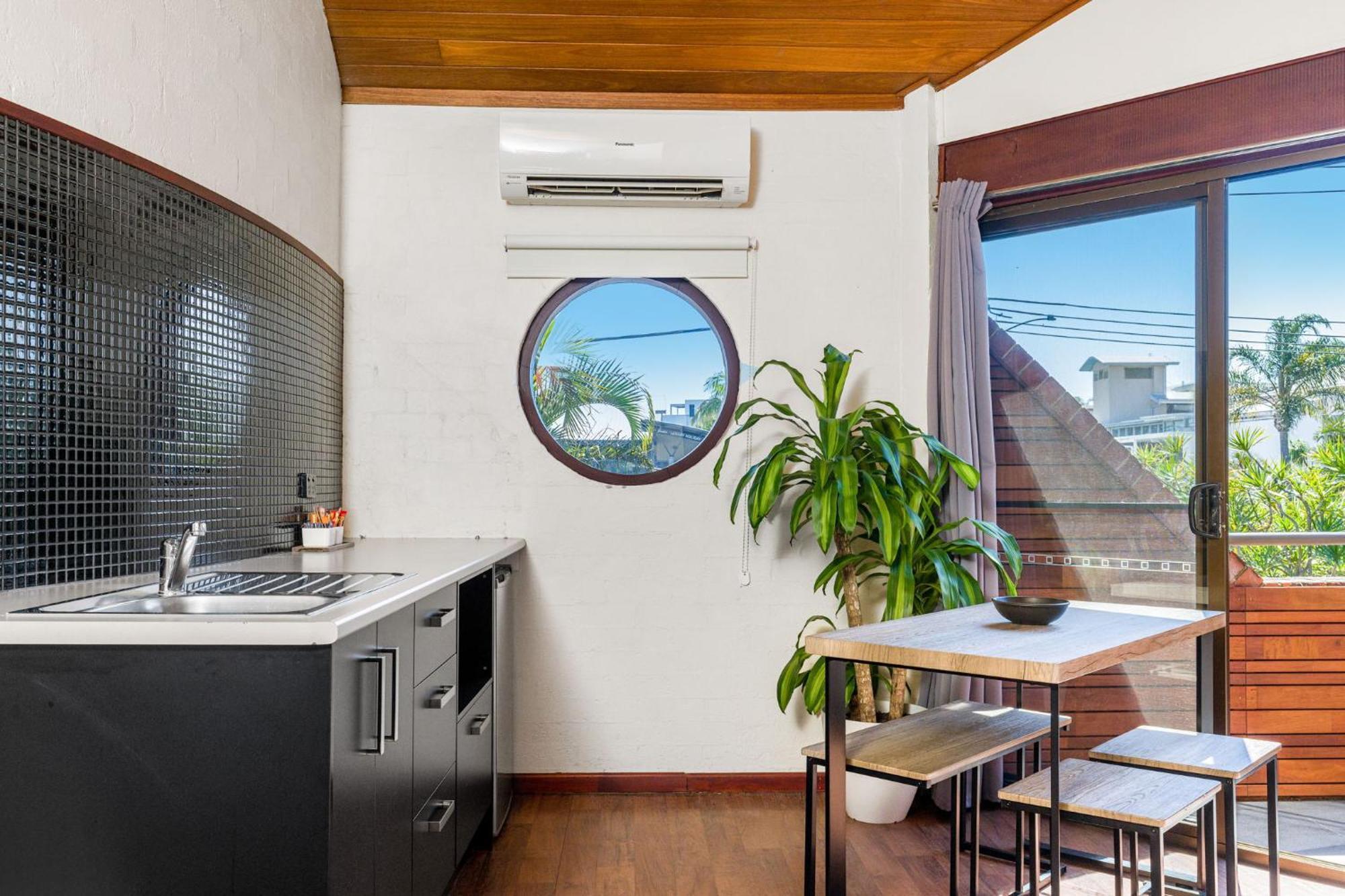 Aquarius Backpackers Resort 拜伦湾 外观 照片