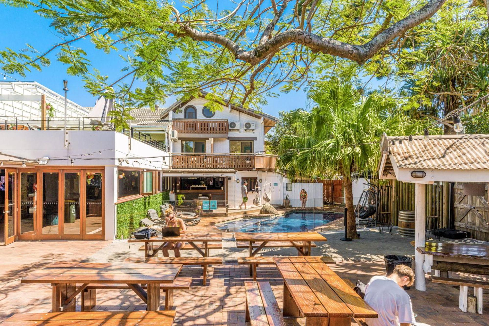Aquarius Backpackers Resort 拜伦湾 外观 照片
